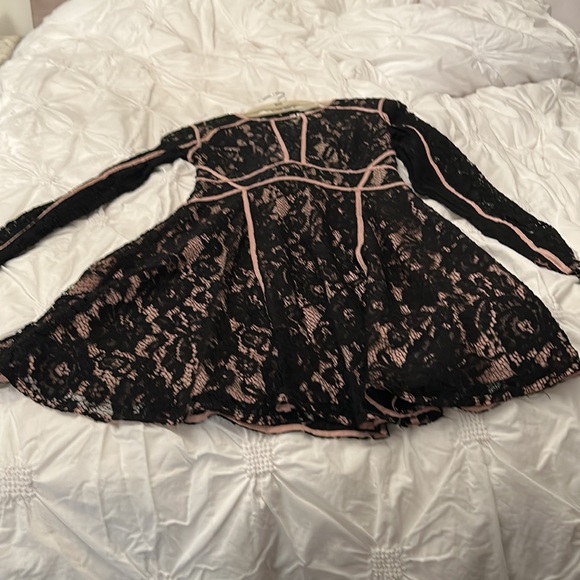 Black lace dress with back lace up - Picture 4 of 11